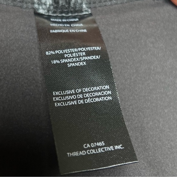 Bebe T-Shirt Crop top Black Tee – Size L – NWOT Gold Glam - Picture 11 of 11